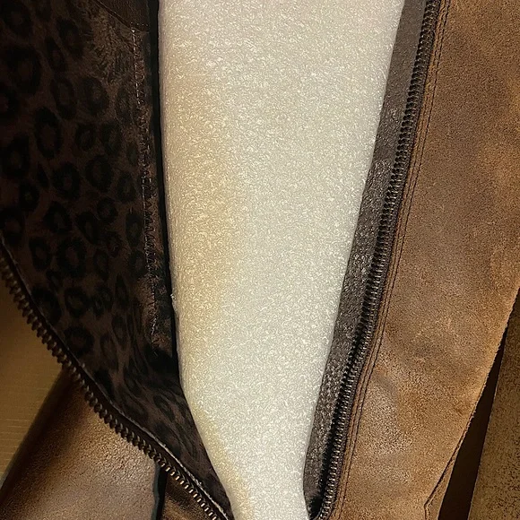 Distressed leather tall boots.by Born - Picture 9 of 15